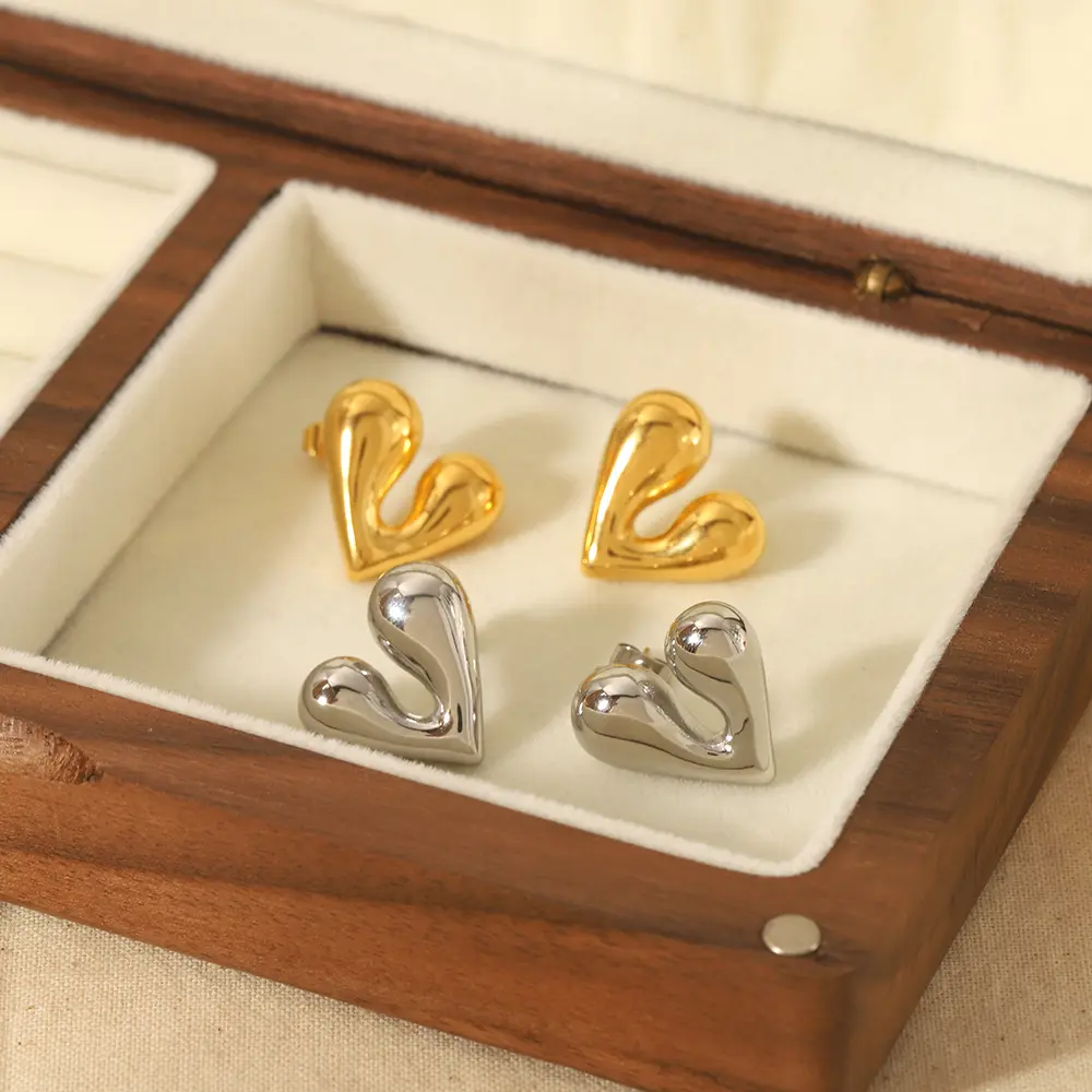 1 Pair Minimalist Style Solid Color Heart Shape Stainless Steel  Gold Color Women's Stud Earrings Picture2